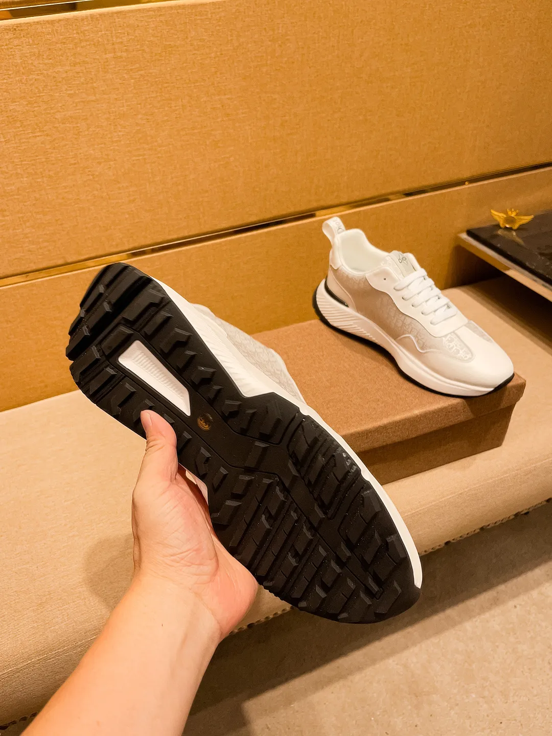 Men's shoes💰 460💰🔥[Dior]🔥Men's high-end brand of shoes official website 1:1 latest masterpiece: the upper is made of Italian imported first-layer cowhide with a comfortable and breathable lining➕original non-slip and wear-resistant outsole🔥, making walking more convenient and comfortable! An exclusive new model, a stunning work, a beautiful 1:1 replica [color] compared to the official quality! Create a fashionable personality to set off your uniqueness! A must-have for trendy men! Classic🔥Size: 38-44 Color: 🔥 2⃣️colors available🔥
